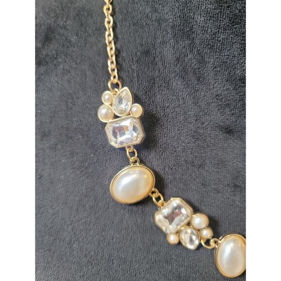Vintage Faux Pearl and Crystal Statement Necklace Elegant Gold Tone Chain - Picture 5 of 5